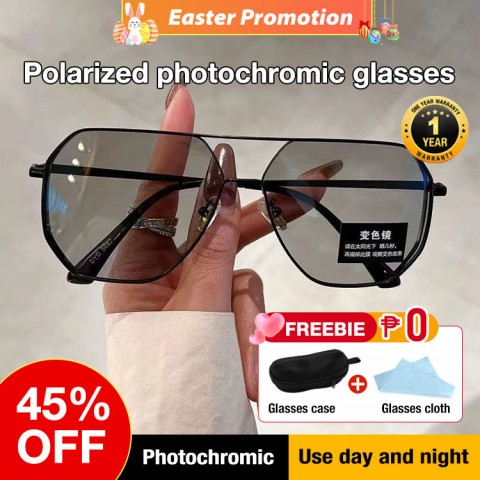 Polarized photochromic glasses